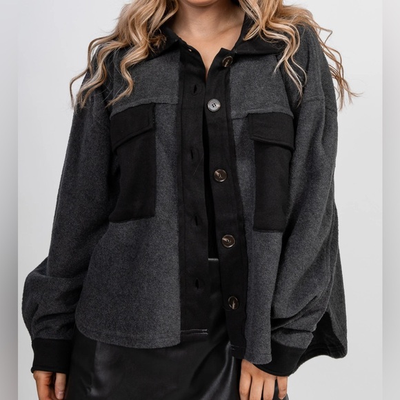 LA MIEL Tops - la Meil off duty - Gray and Black Button-Up Shirt/shacket